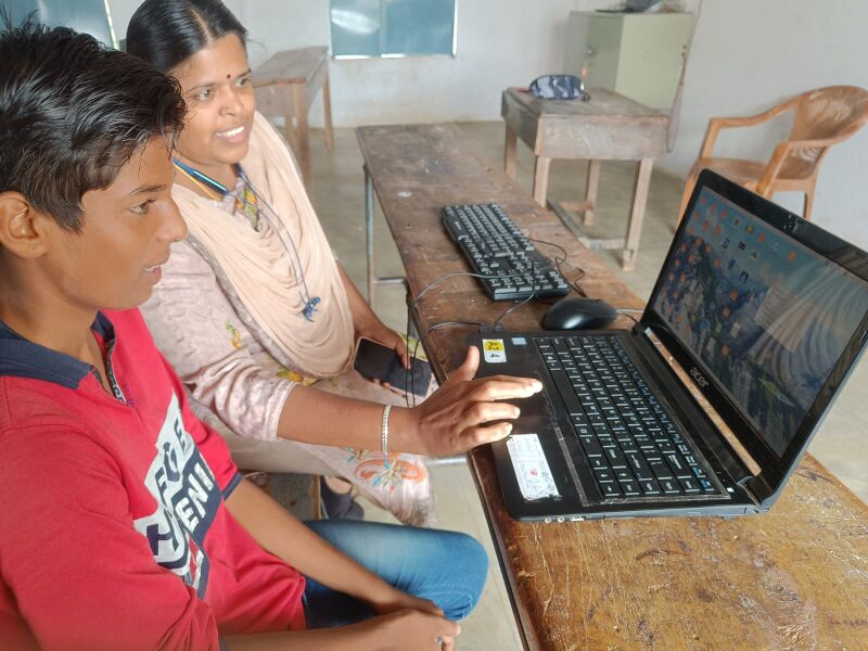 പ്രമാണം:21060-lk pta class.jpg