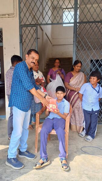 പ്രമാണം:21060 bhinnaseshidinam6.jpg