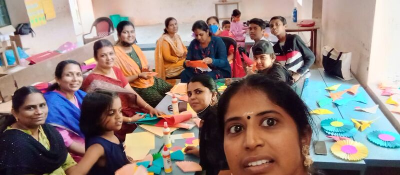 പ്രമാണം:21068 pravesanolsavam2.jpeg