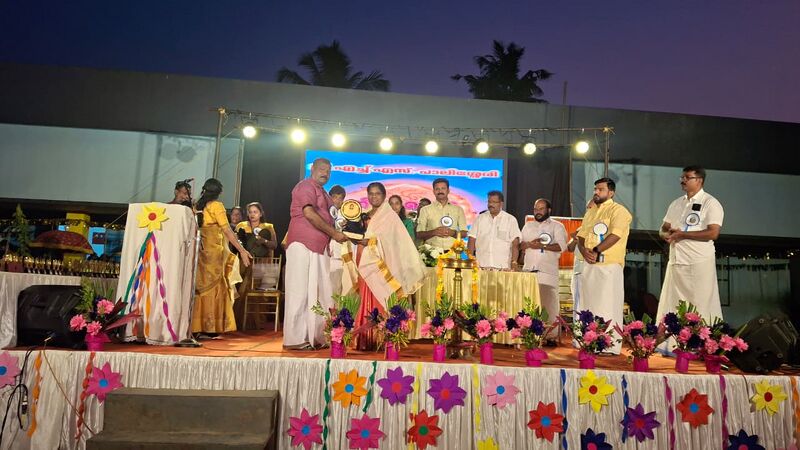 പ്രമാണം:25121 Annual day.jpeg