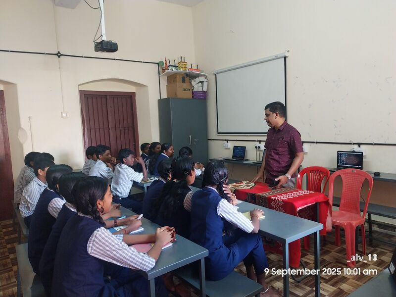 പ്രമാണം:33005 LK P CAMP 2025-28.jpg