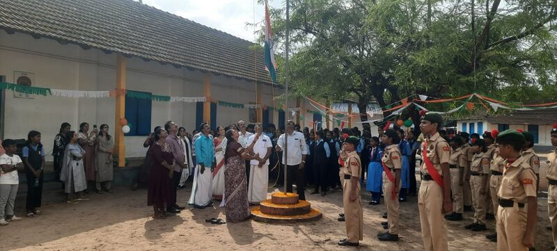 പ്രമാണം:34041 aug1.jpg