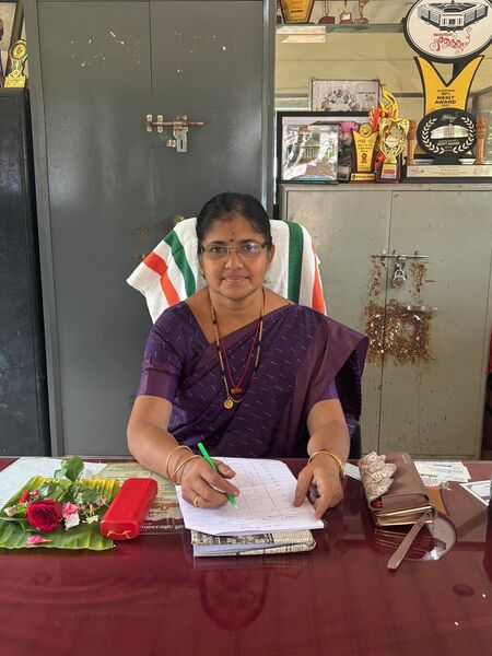 പ്രമാണം:36048 HM Shobha.jpeg