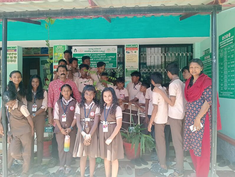 പ്രമാണം:36064-Ayurvedic dispensory visit 2.jpg