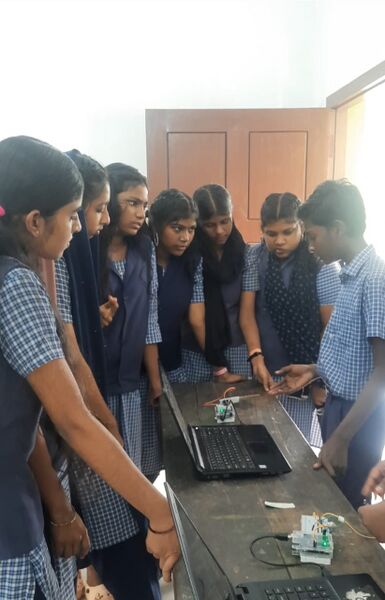 പ്രമാണം:36073-GMHS kollakadavu.jpg