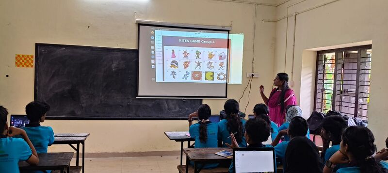 പ്രമാണം:40022 LK CAMP2.jpg