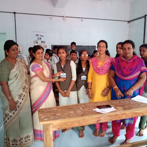 പ്രമാണം:41071little kites.jpg