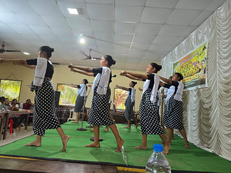 പ്രമാണം:43085 kalo9.jpeg