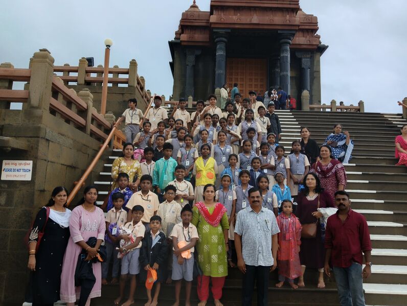 പ്രമാണം:44243 Tour25-2.jpg