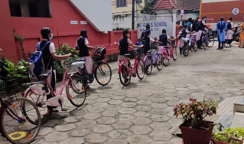 പ്രമാണം:BS21 EKM 26058 5.jpg