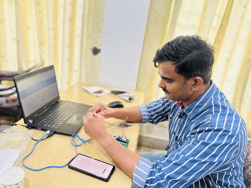 പ്രമാണം:Drcmlp-feb24-adv rob kit-3.jpg