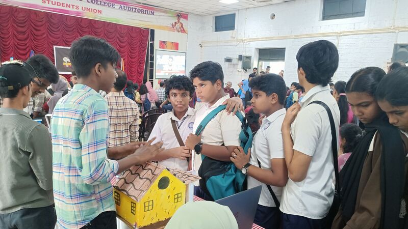 പ്രമാണം:Drcmlp-lk-mik 26.jpg