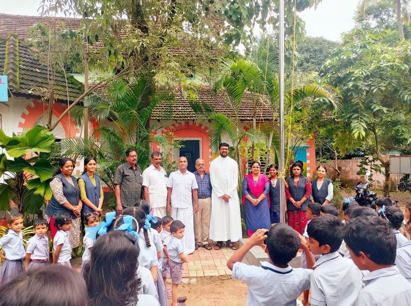 പ്രമാണം:FLAG HOISTINGEKM26209.jpeg