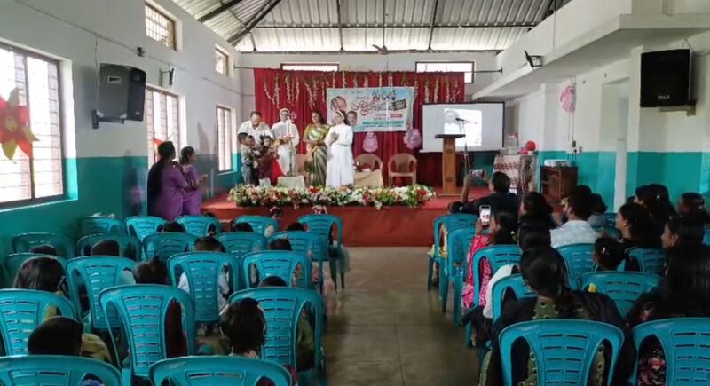 പ്രമാണം:പ്രവേശനോത്സവം 25435.jpg