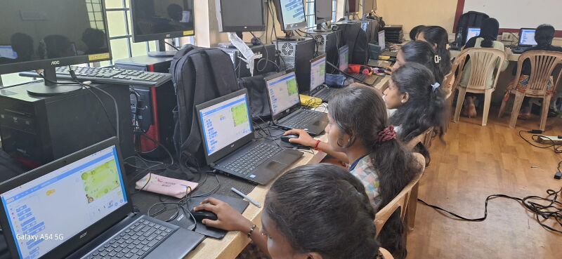 പ്രമാണം:11007 schoolCamp23 5.jpeg