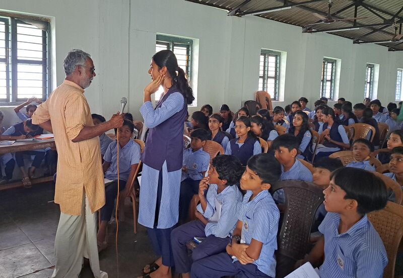 പ്രമാണം:12009-moonday 4.jpg