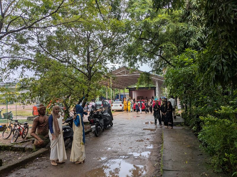 പ്രമാണം:12039 onam5.jpg