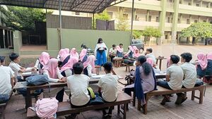 19909 spoken english classes.jpg