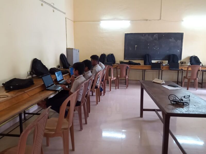 പ്രമാണം:32015 hitech.jpeg