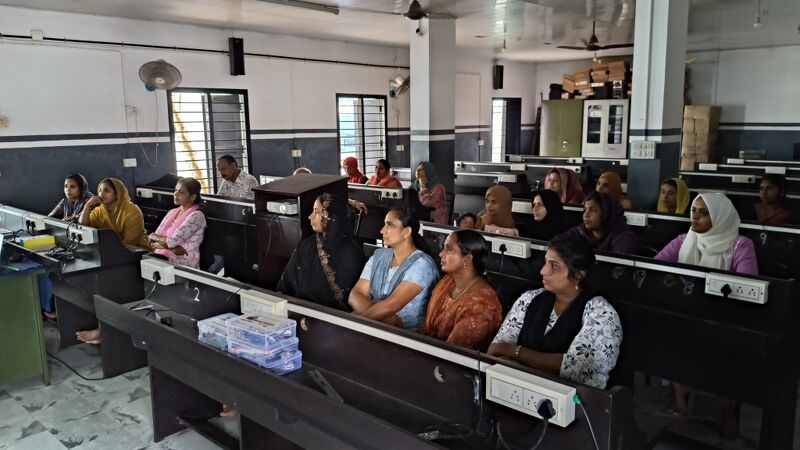 പ്രമാണം:48100-sep18-edakkara b2-3.jpg