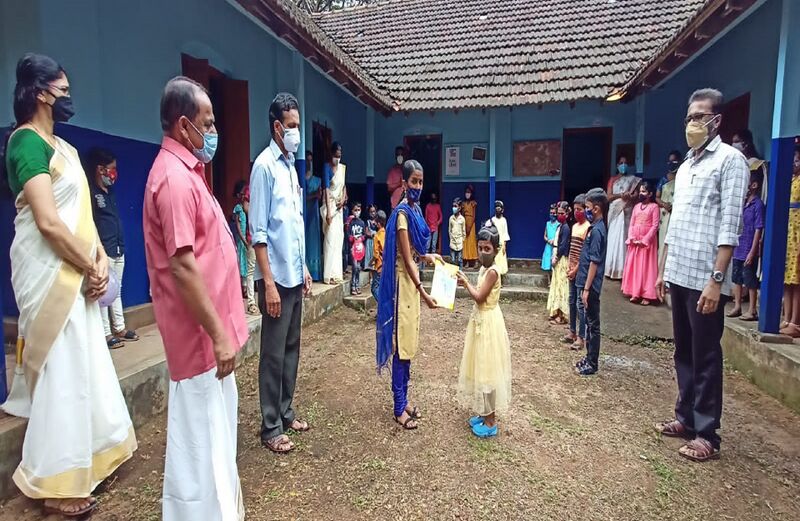 പ്രമാണം:BS21 KGD 11474 2.jpg