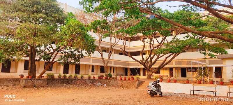 പ്രമാണം:Gvhss school.jpeg