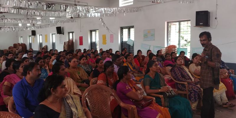 പ്രമാണം:School 190.jpg