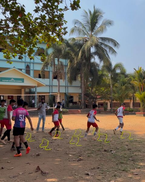 പ്രമാണം:18103 football coaching.jpg