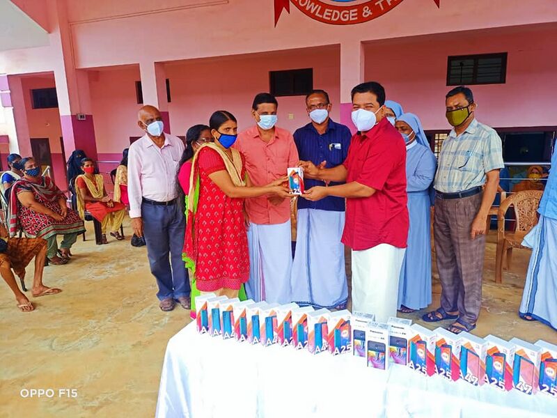 പ്രമാണം:20364 Mobile Phone Librery.jpg