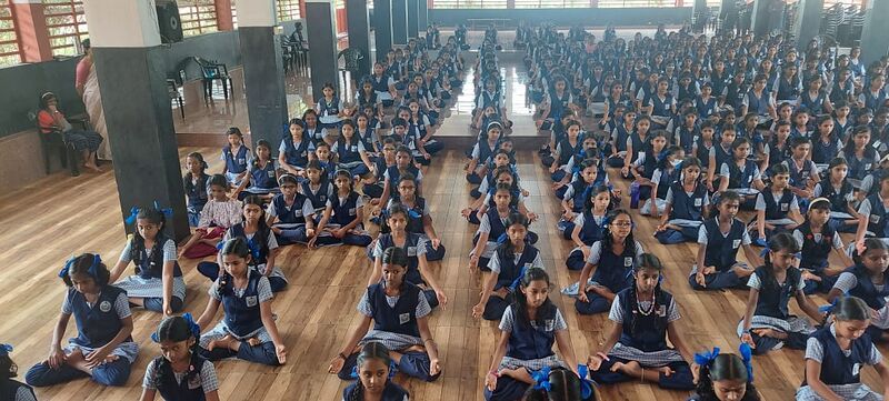 പ്രമാണം:22076 yoga 2023.jpeg