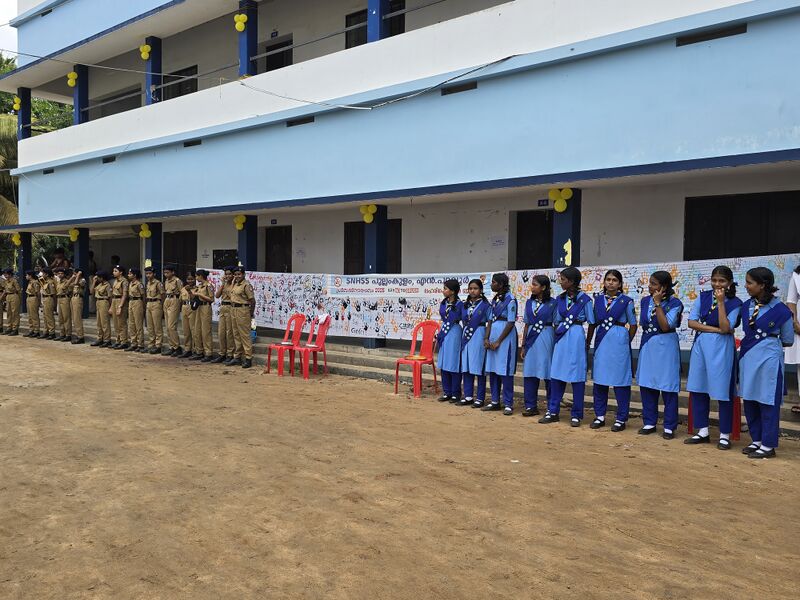 പ്രമാണം:25068 pravesanolsavam2025 9.jpg