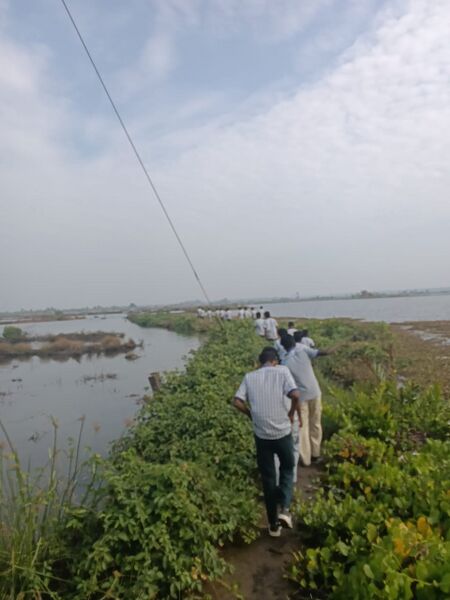 പ്രമാണം:26079-Ente gramam-kadamakudy jpg.jpg