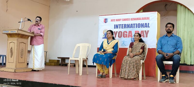 പ്രമാണം:42041 yoga 1.jpg