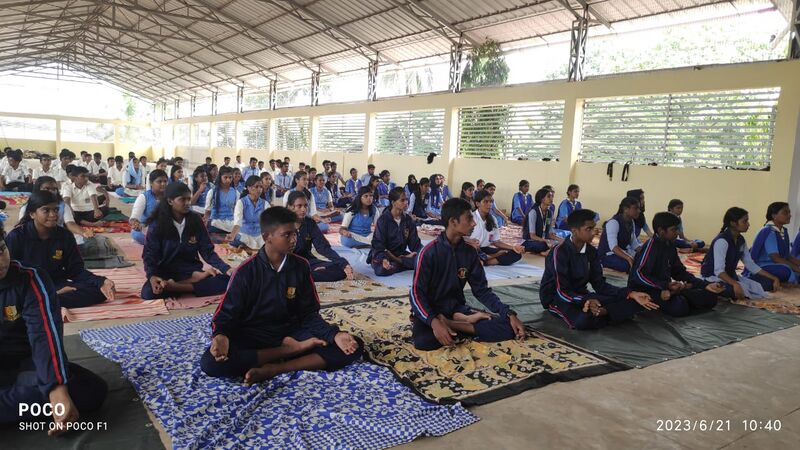 പ്രമാണം:44018 yd23 8.jpg