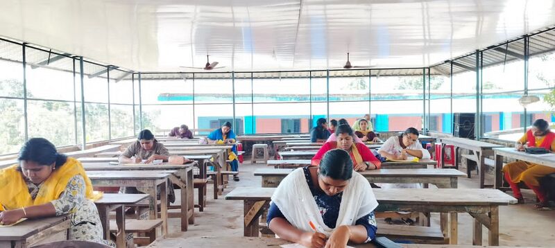 പ്രമാണം:BS TVM 44066 pkal.jpeg