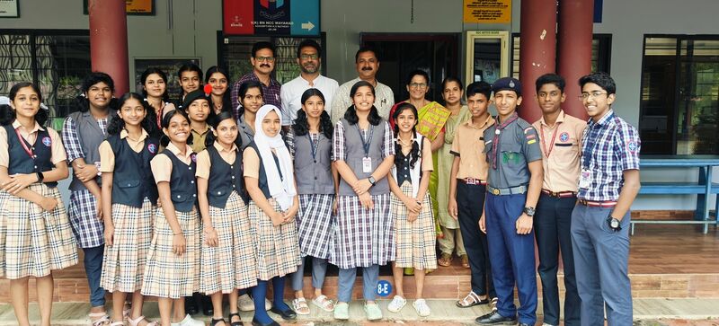 പ്രമാണം:15051 members.jpg