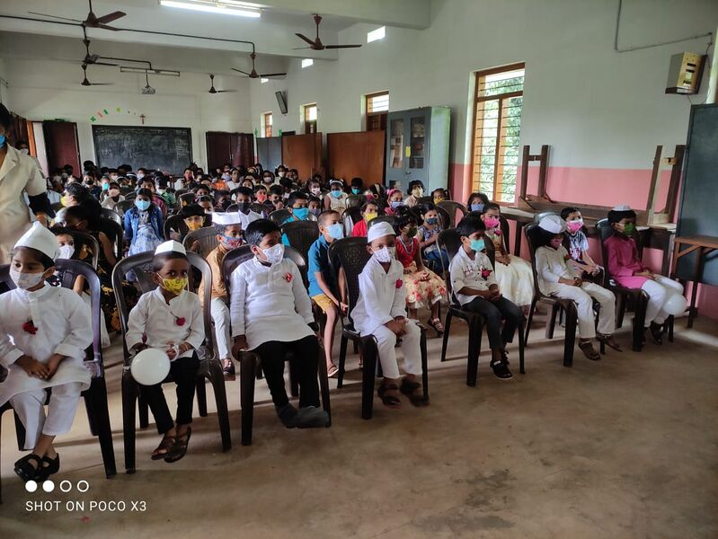 പ്രമാണം:22229childrensday.jpg