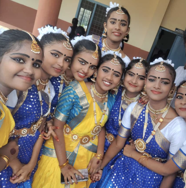 പ്രമാണം:27032-Dance.png