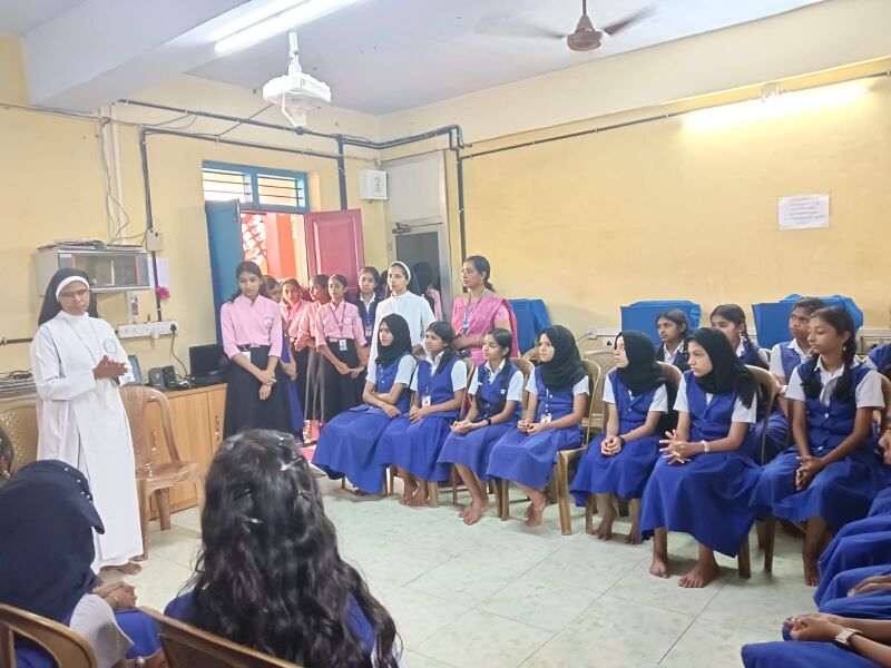 പ്രമാണം:29040-Little Kites Freshers Day-2.jpg