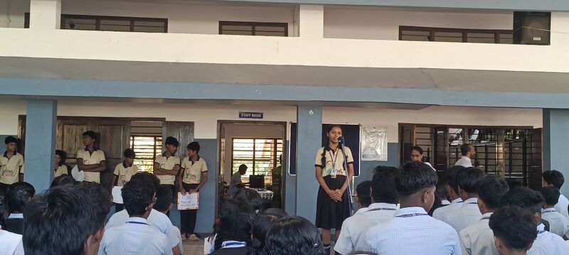 പ്രമാണം:34046 fr3.jpg