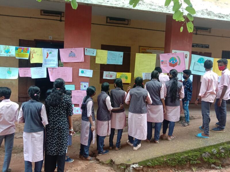 പ്രമാണം:39014reading day.jpeg