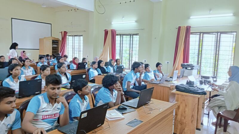 പ്രമാണം:41035-school camp may27-2025.jpg