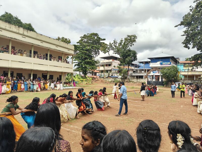 പ്രമാണം:42008 onam2510.jpg