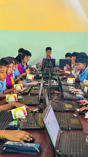 പ്രമാണം:42018 little kite 5.jpeg