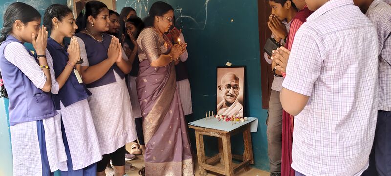 പ്രമാണം:42069 gandhi 1.jpg