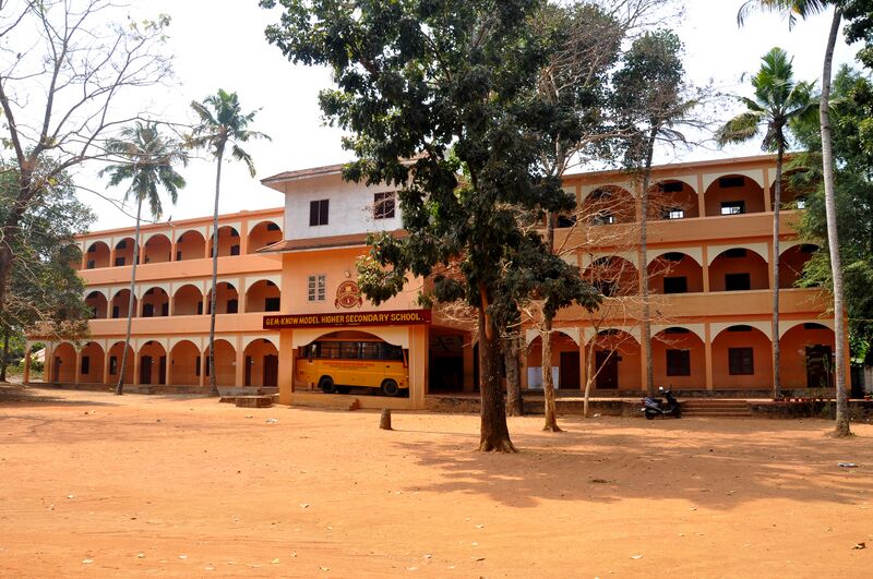 പ്രമാണം:42081 school photo.JPG