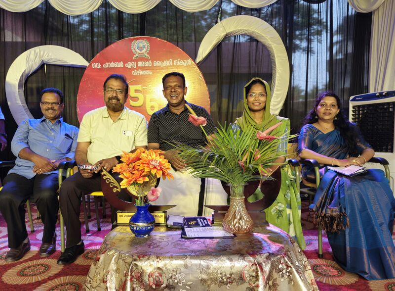 പ്രമാണം:44223 VARSHIKAM 2.1.jpg