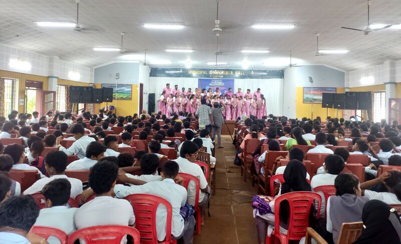 പ്രമാണം:11002- Sangeetham.jpg