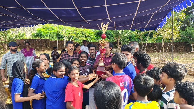 പ്രമാണം:12028-KGD-schoolsports6.jpg