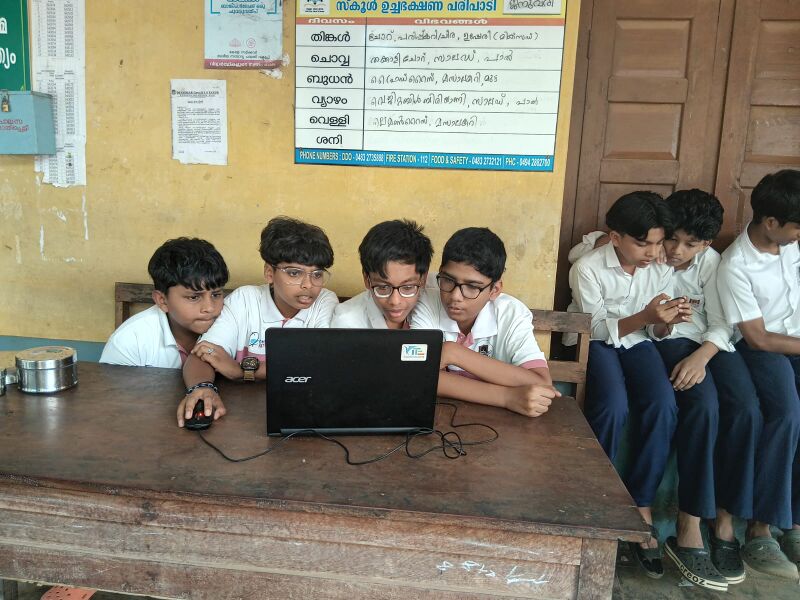 പ്രമാണം:19026-schoolwiki team.jpeg